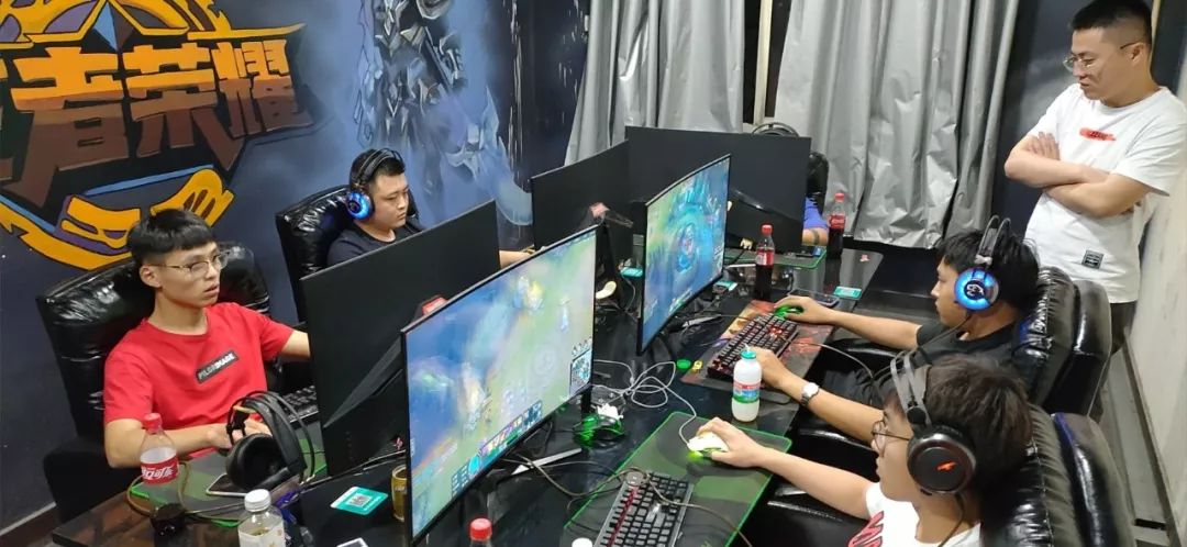 体育孙准浩即将踏上世界杯之旅 泰山全队送祝福